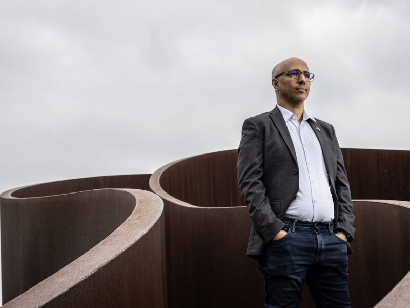 Van Guantánamo naar de wereldpodia: Mohamedou Ould Slahi